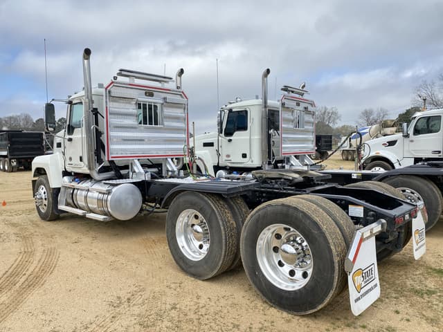 Image of Mack PI64T equipment image 1