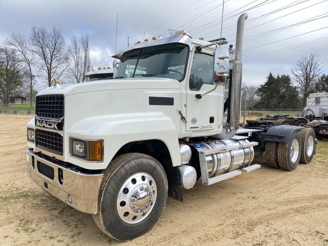 Image of Mack PI64T Primary image