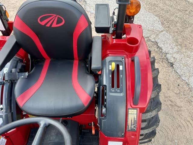 Image of Mahindra 1626 HST equipment image 3