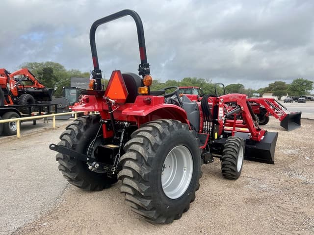 Image of Mahindra 1626 HST equipment image 2