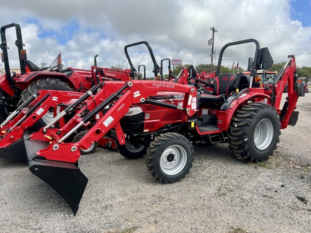 2026 Mahindra 1626 HST Equipment Image0