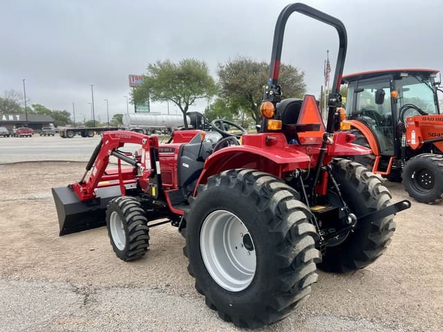 Image of Mahindra 1626 equipment image 3