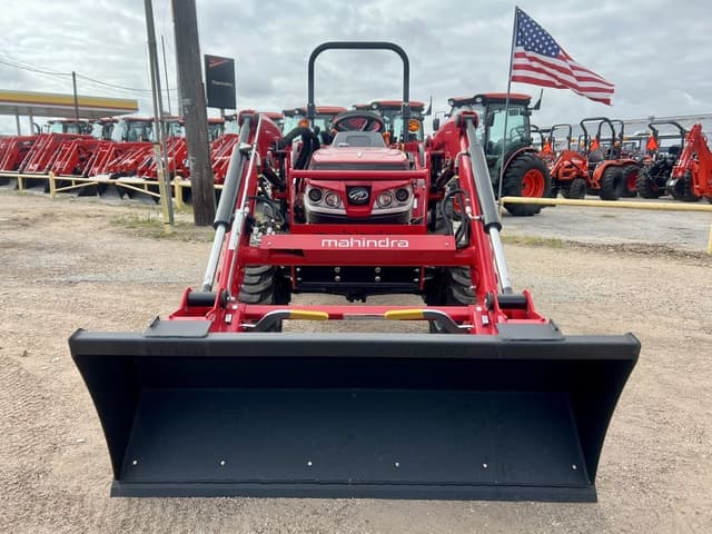 Image of Mahindra 1626 equipment image 4