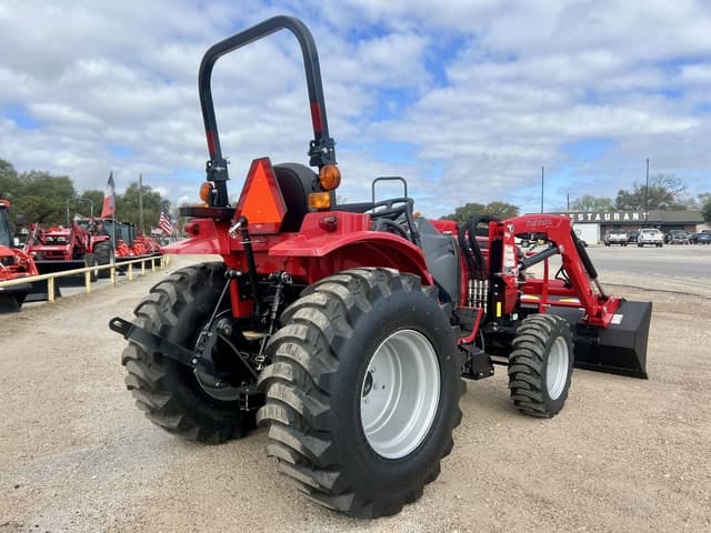 Image of Mahindra 1626 equipment image 2