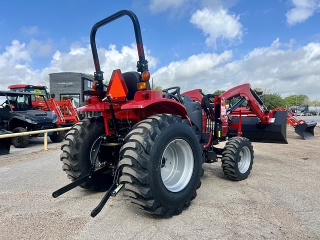 Image of Mahindra 1626 equipment image 2