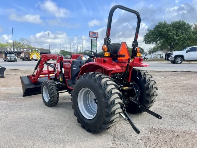Image of Mahindra 1626 Shuttle equipment image 3