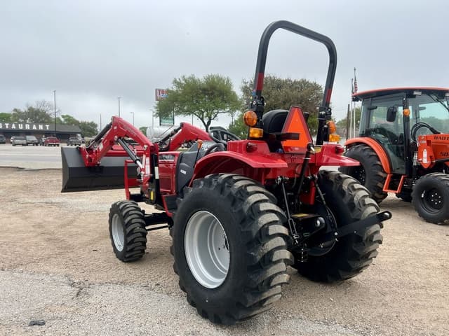 Image of Mahindra 1626 equipment image 3