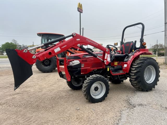 Image of Mahindra 1626 equipment image 1