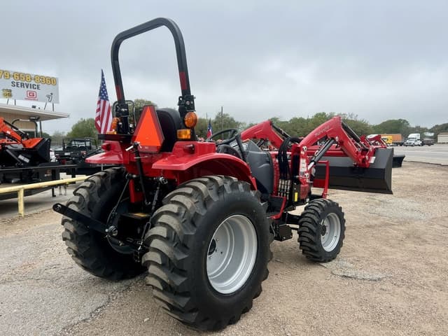 Image of Mahindra 1626 equipment image 2