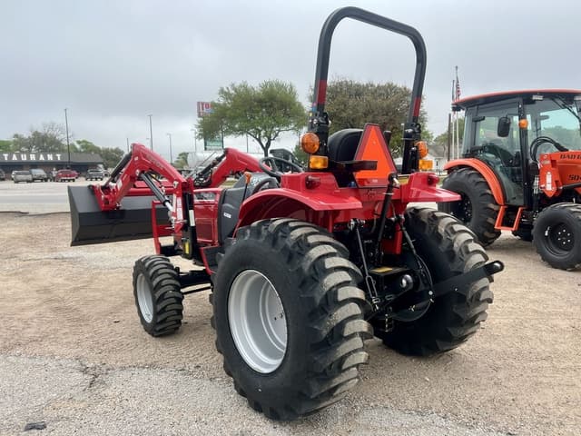 Image of Mahindra 1626 equipment image 3