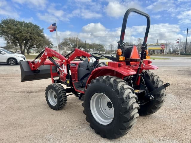 Image of Mahindra 1626 equipment image 3