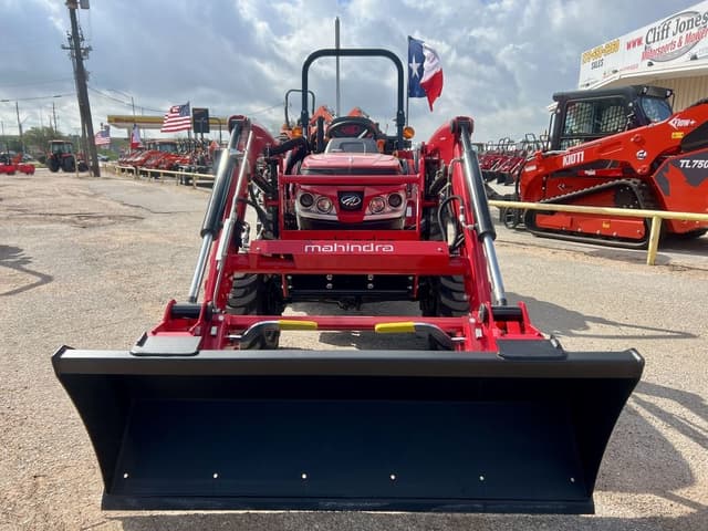 Image of Mahindra 1626 equipment image 4