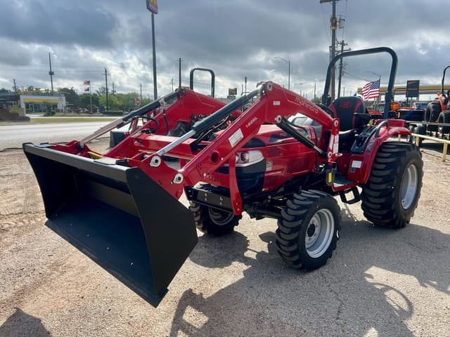 Image of Mahindra 1626 equipment image 1