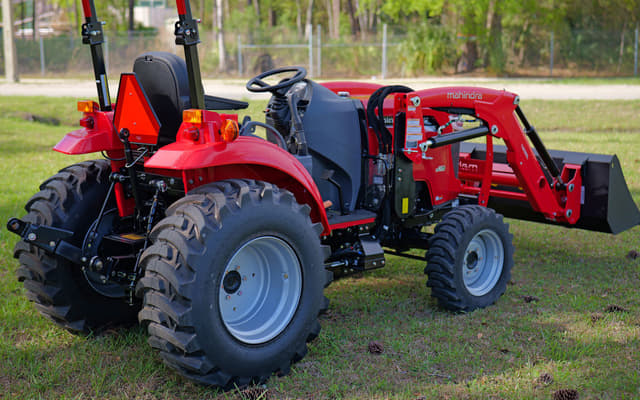 Image of Mahindra 1635 HST equipment image 3