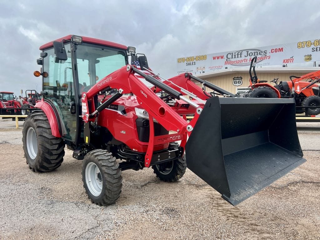 2026 Mahindra 1640 HST Equipment Image0