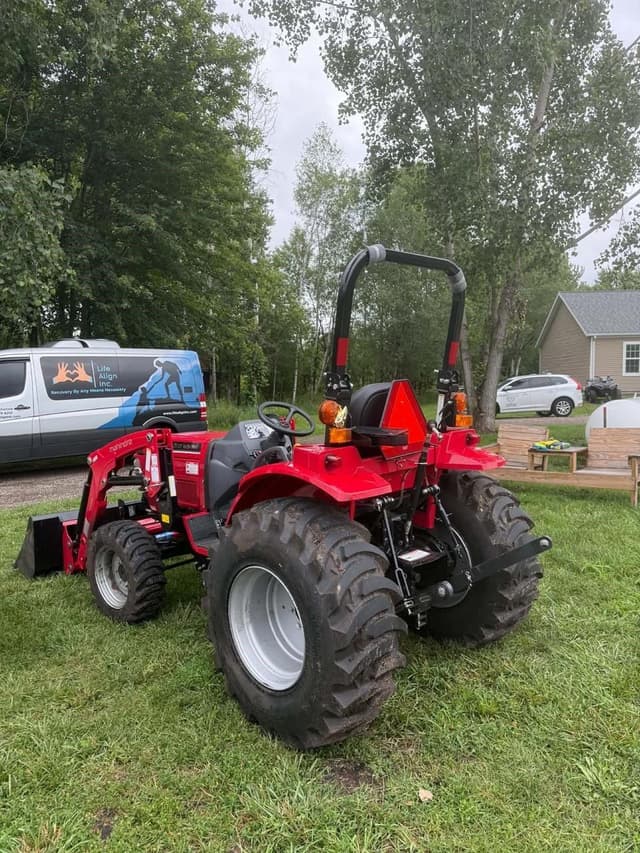 Image of Mahindra 1626 HST equipment image 3