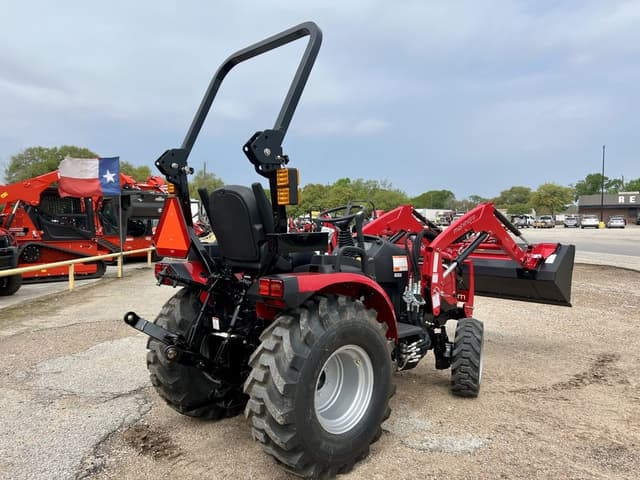 Image of Mahindra 2126 HST equipment image 2