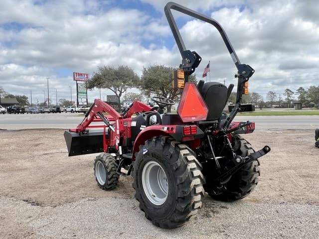 Image of Mahindra 2126 HST equipment image 3