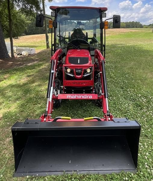 Image of Mahindra 2126 HST equipment image 2