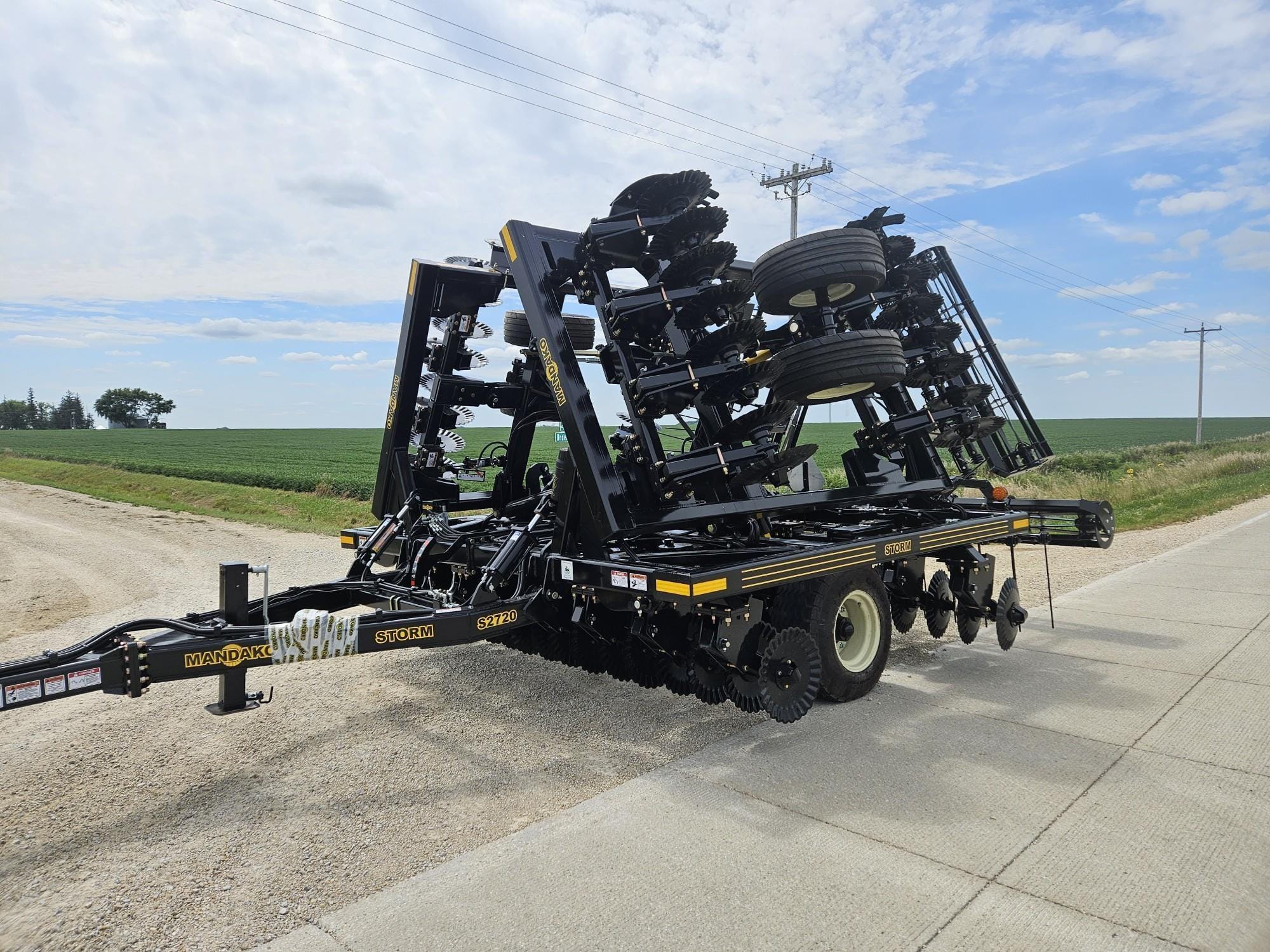 2026 Mandako STORM S2720 Equipment Image0