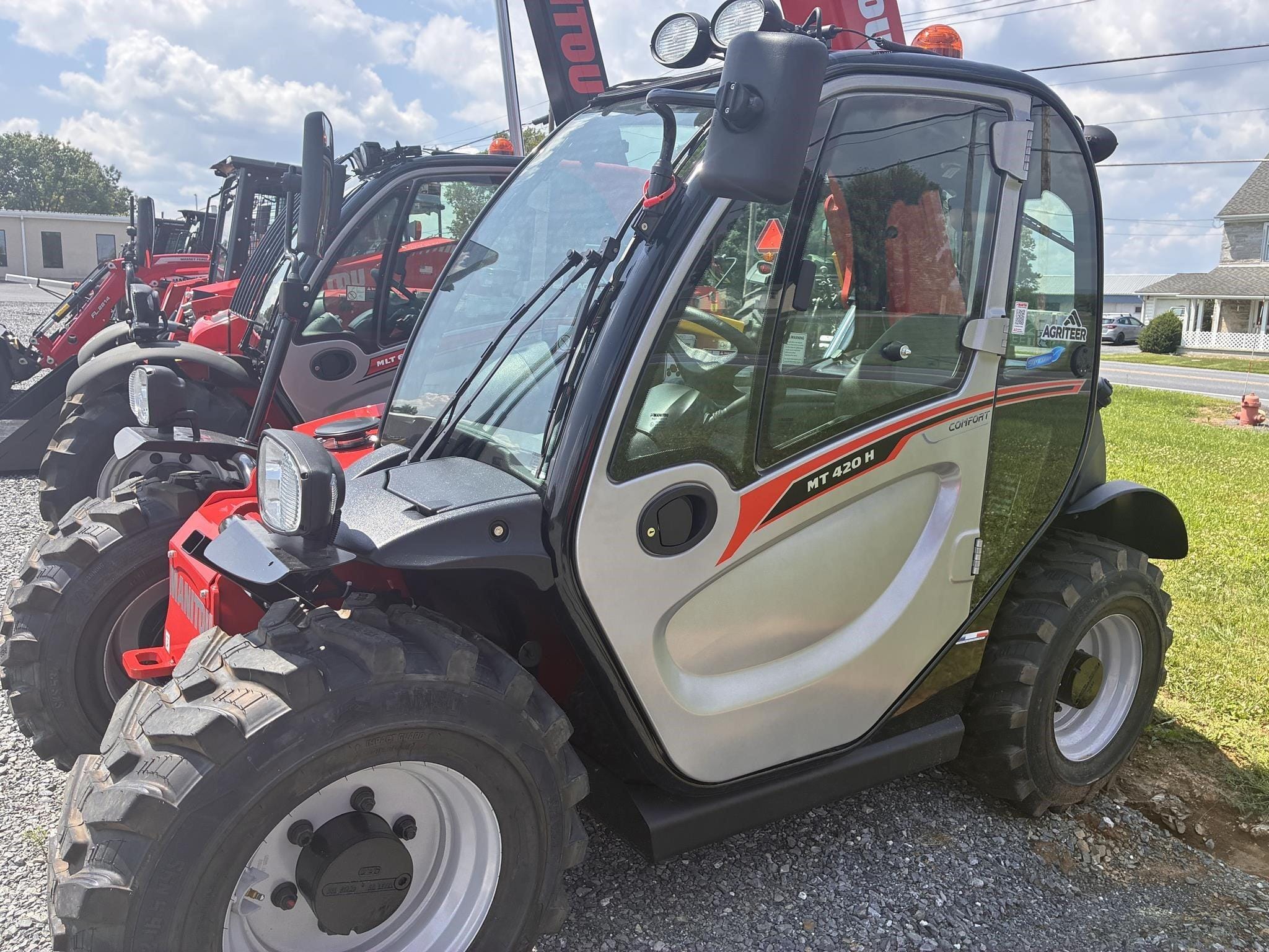 2026 Manitou MT420H Equipment Image0