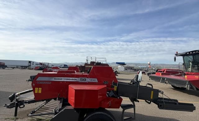 Image of Massey Ferguson 1840 equipment image 3