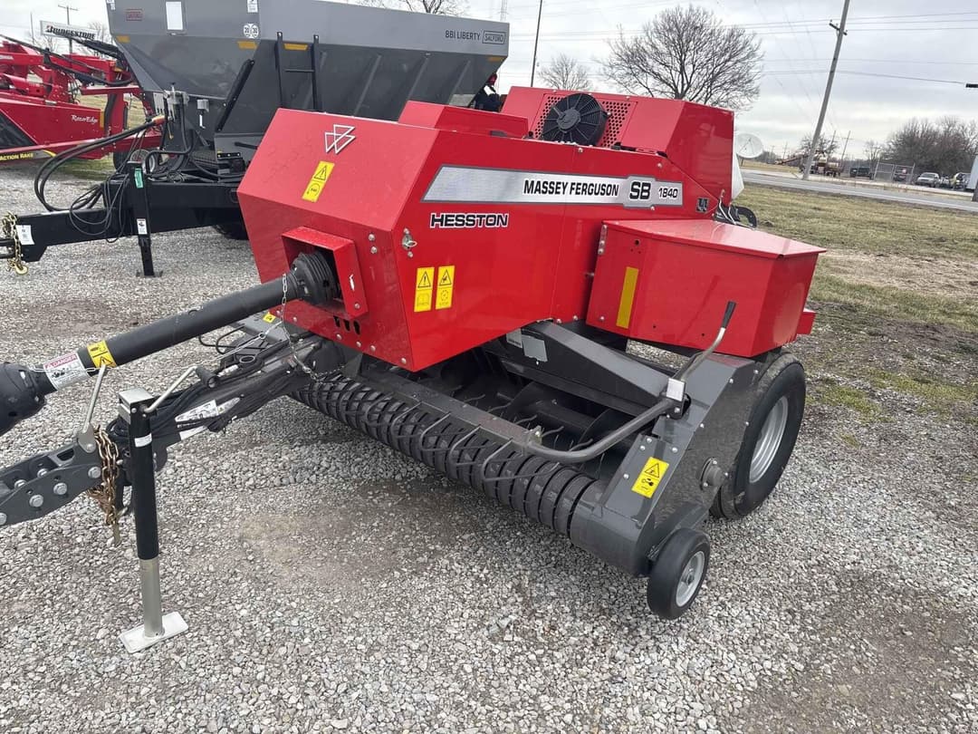 Image of Massey Ferguson 1840 Primary image