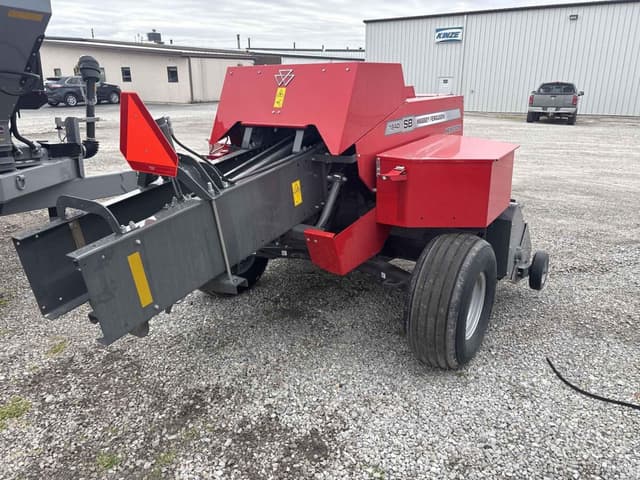 Image of Massey Ferguson 1840 equipment image 4
