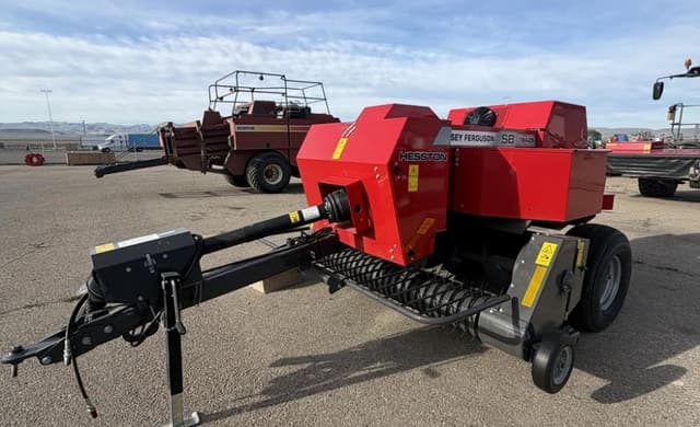 Image of Massey Ferguson 1842 equipment image 3