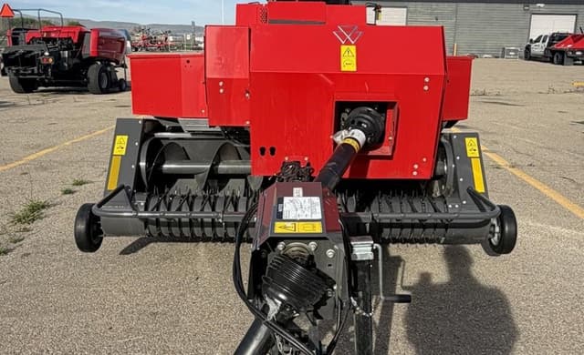 Image of Massey Ferguson 1842 equipment image 4