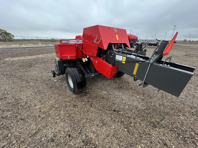 Image of Massey Ferguson 1842 equipment image 2
