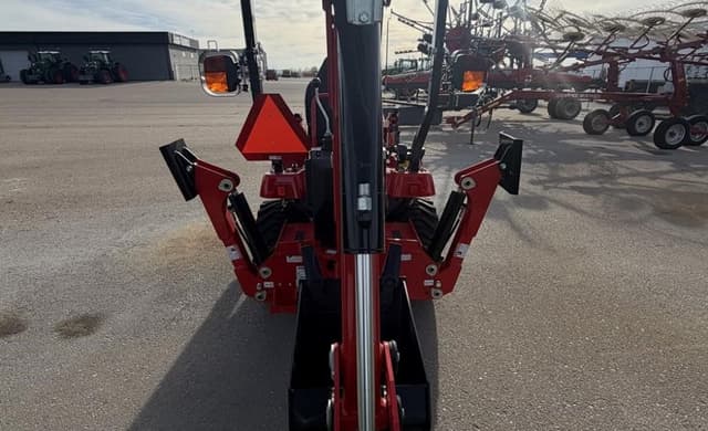 Image of Massey Ferguson 1GC.23 equipment image 3