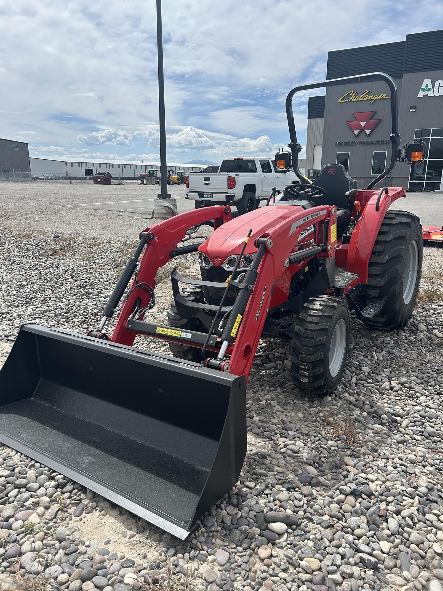 2026 Massey Ferguson 1M.40 Equipment Image0