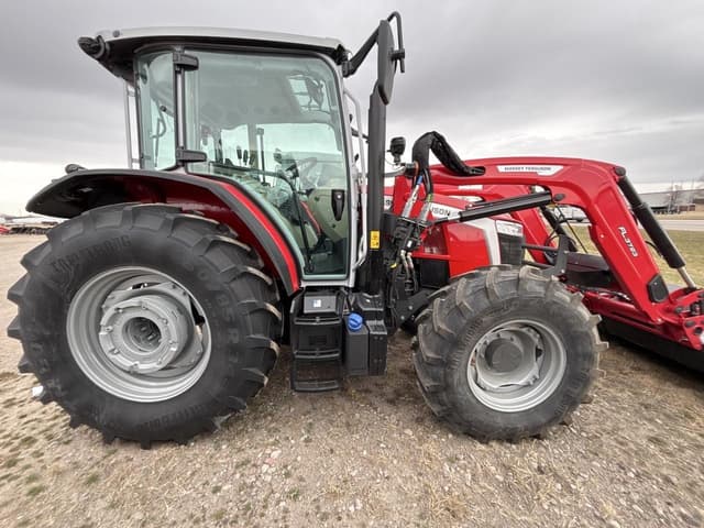 Image of Massey Ferguson 5M.115 equipment image 4