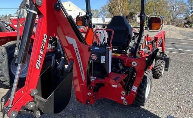 Image of Massey Ferguson GC1723EB equipment image 2