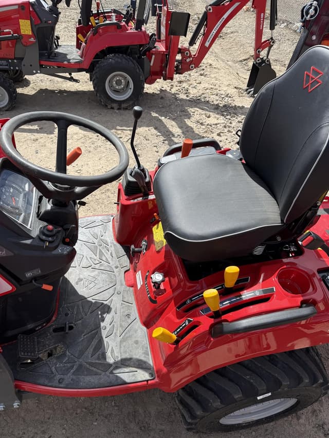 Image of Massey Ferguson GC1723EB equipment image 3