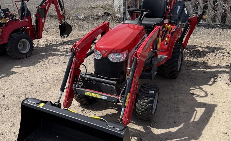 2026 Massey Ferguson GC1723EB Equipment Image0