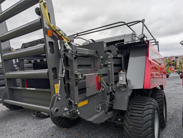 Image of Massey Ferguson LB2234 equipment image 3