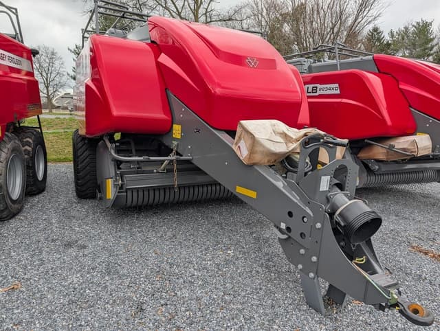 Image of Massey Ferguson LB2234 equipment image 1
