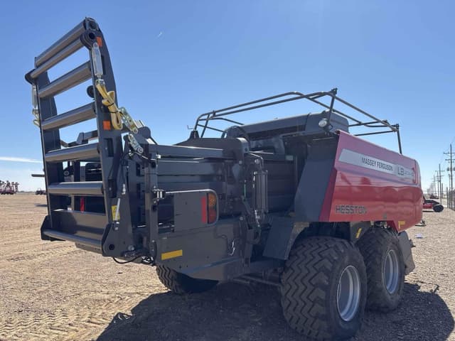 Image of Massey Ferguson LB2234XD equipment image 2