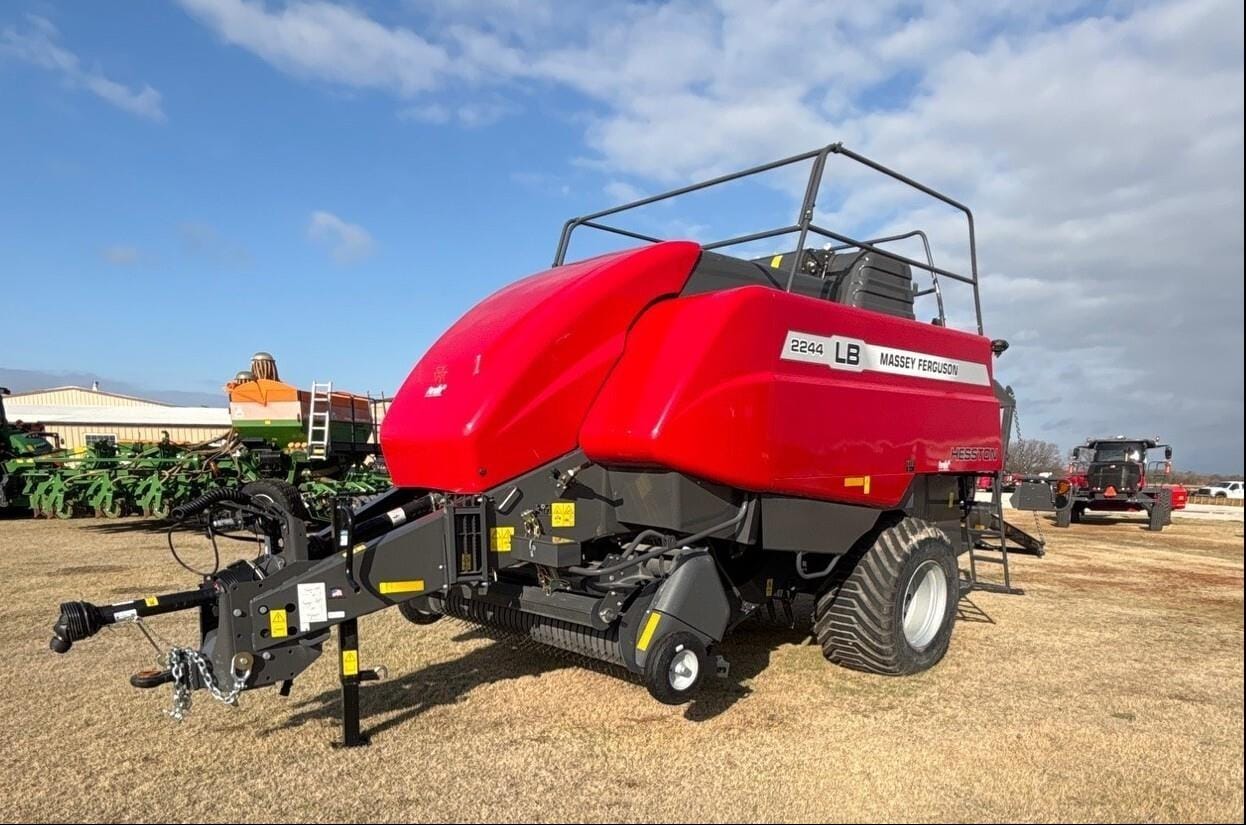 Main image Massey Ferguson LB2244