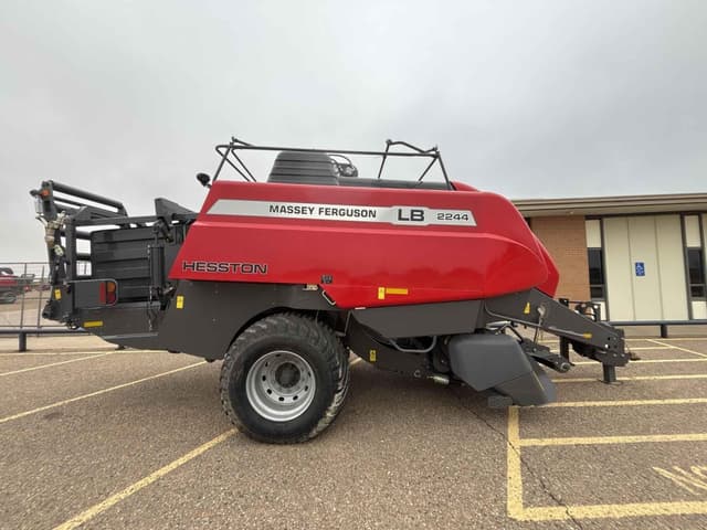 Image of Massey Ferguson LB2244 equipment image 4