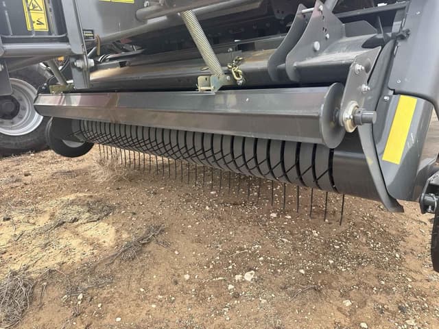 Image of Massey Ferguson LB2244 equipment image 2