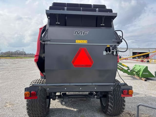 Image of Massey Ferguson RB4180V equipment image 3