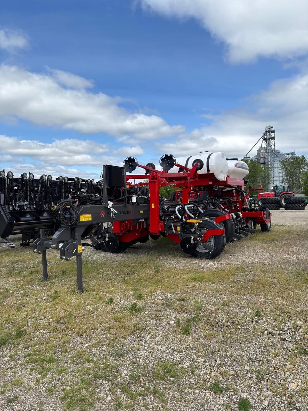 Image of Massey Ferguson VF1630 Primary image