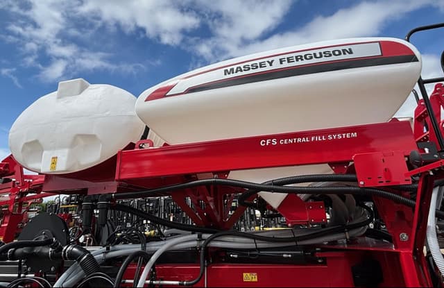 Image of Massey Ferguson VF1630 equipment image 4
