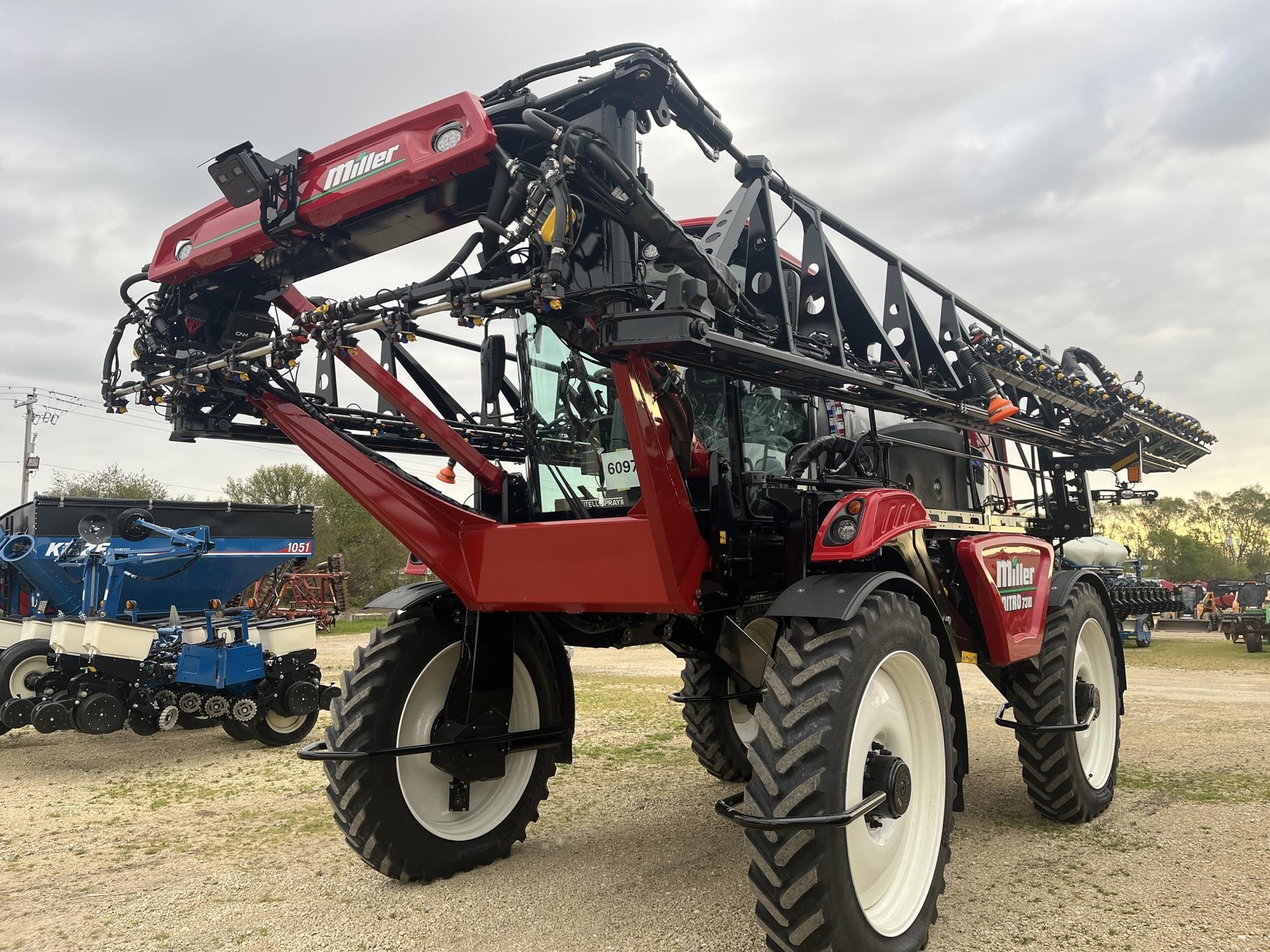 2026 Miller Nitro 7310 Equipment Image0