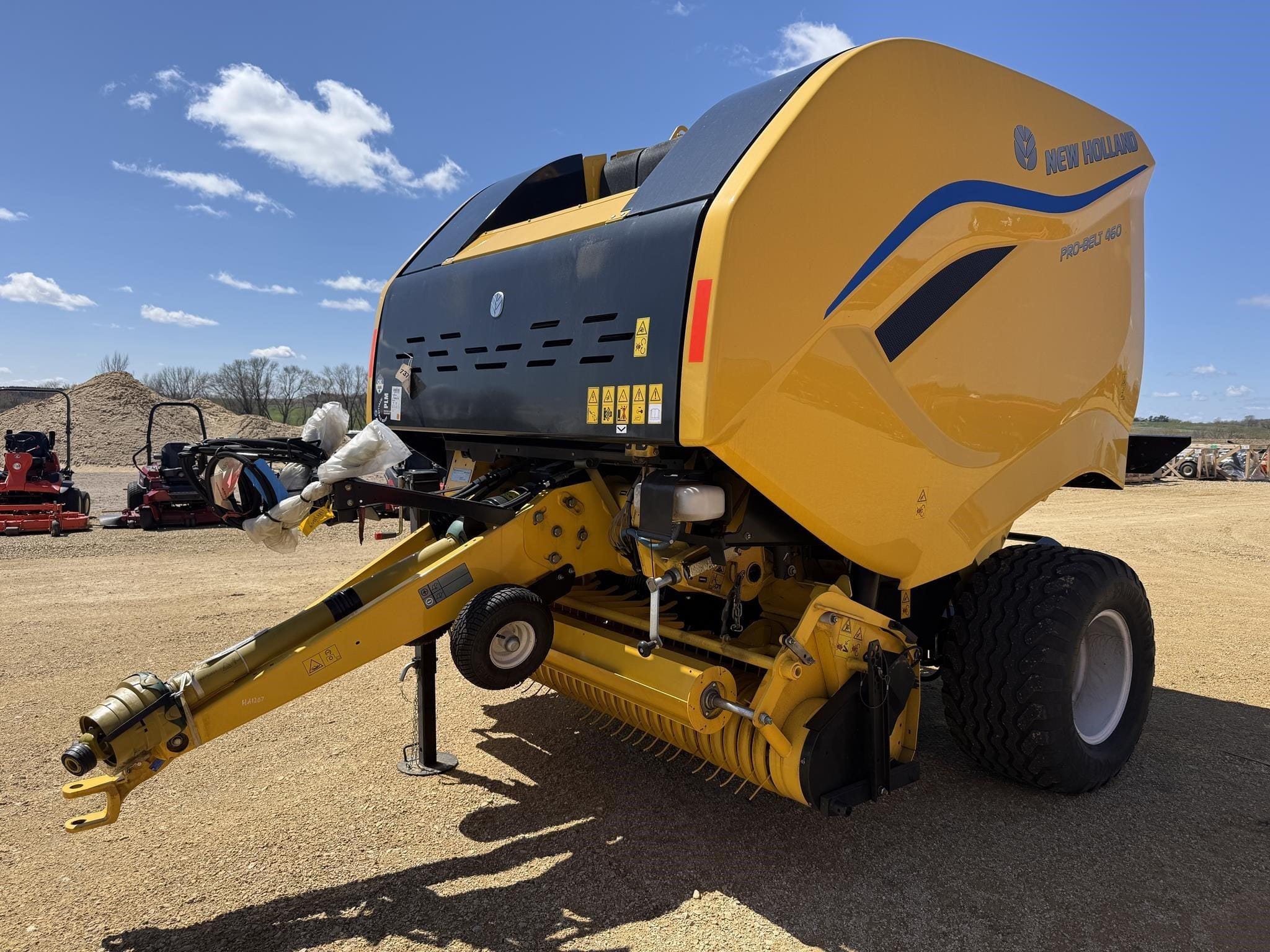 2026 New Holland Pro-Belt 460 Equipment Image0