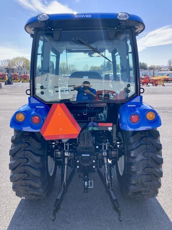Image of New Holland Boomer 40 equipment image 3