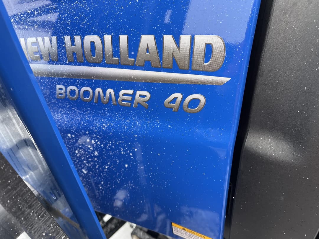 Image of New Holland Boomer 40 Image 1